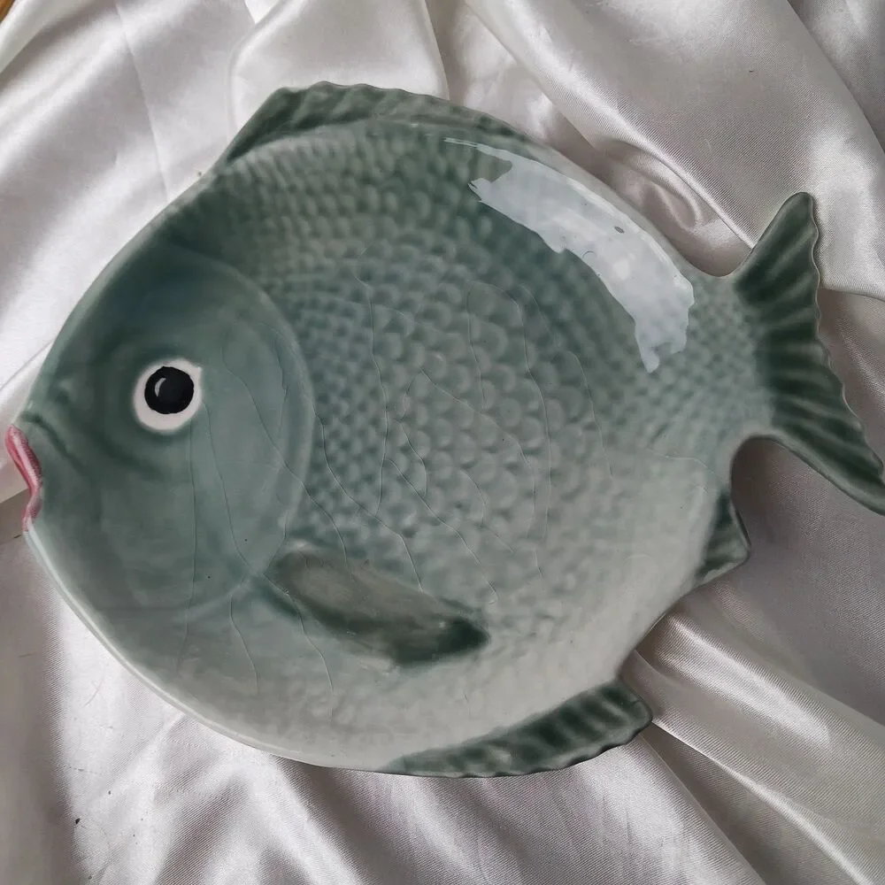Vintage Portugal Faiancas Belo Art Pottery Fish Shaped 8'' Plate